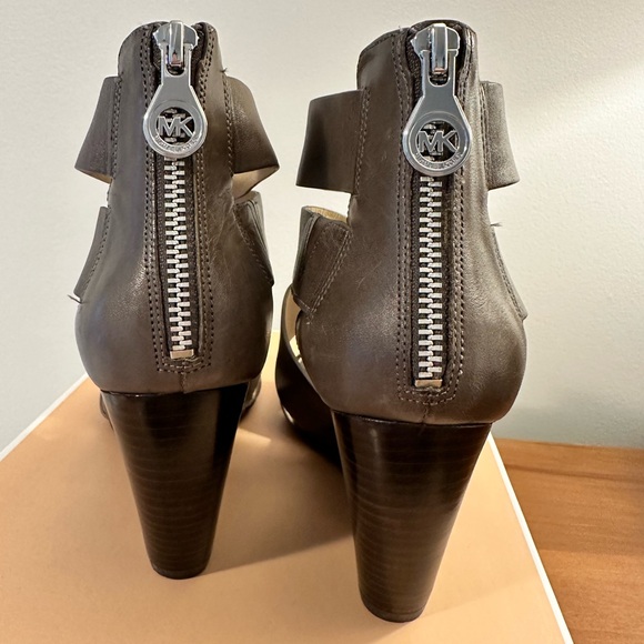 Michael Kors Leather Jenna Wedge - grey - Picture 2 of 9